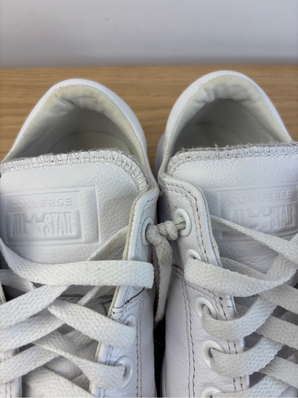 Classic Converse White Leather Low-Top Sneakers Woman’s 6.5 - Picture 5 of 10